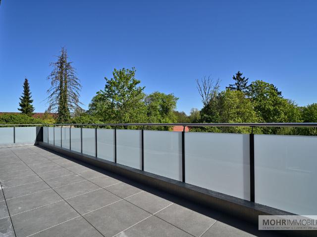 Neubau Highlight: 3 Zimmerwohnung mit sonniger Dachterrasse inkl. Küche zum Erstbezug