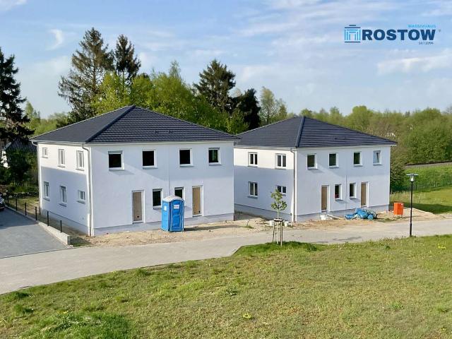 Neubau in Sanitz: Doppelhaushälfte