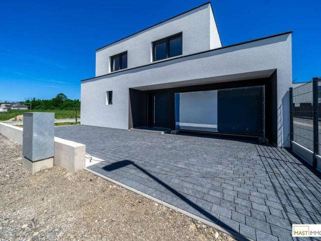Neubau in Strasshof! Belagsfertiges Einfamilienhaus mit 149 m² Wohnfläche, Terrasse & 2 PKW Stellplätzen – zentrale Lage nahe Wien