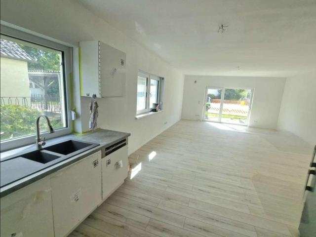 Neubau mit Garten, 6 Zimmer über 2 Etagen, Passivhaus in Sontheim