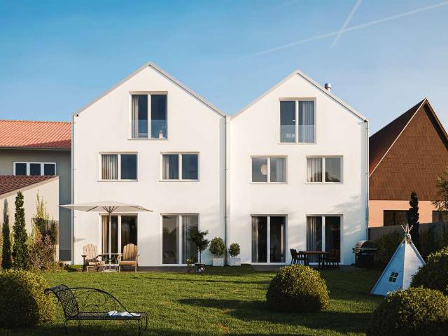 Neubau mit Kühlung, 10 KWP PV Anlage inkl. 10‑KW‑Batteriespeicher Doppelcarport in bester Südlage