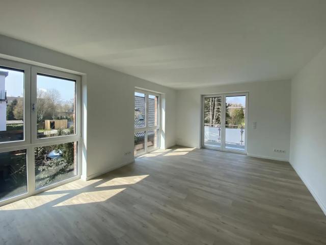Neubau mit Stil: Moderne 2,5 Zimmer Wohnung mit Balkon und Einbauküche