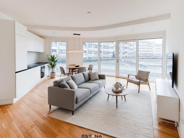 Neubau Nähe UNO City Familienwohnung mit lichtdurchfluteten Panoramafenster