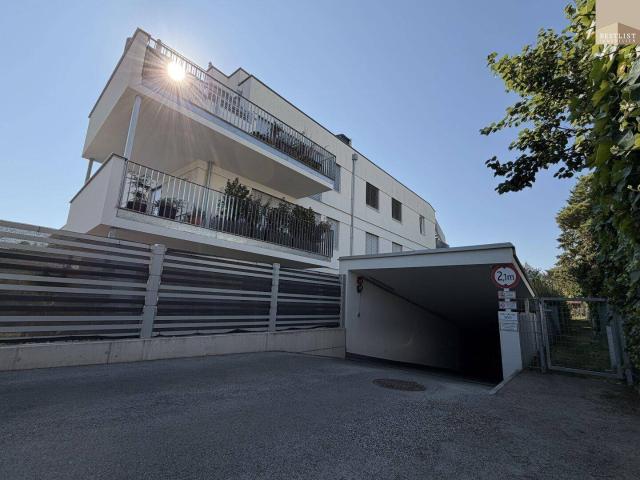 Neubau Penthouseflair mit 52 m² Dachterrasse, Whirlpool & Fernblick