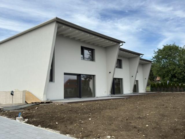 Neubau Reiheneinfamilienhaus mit vielen Extras in Oberbipp