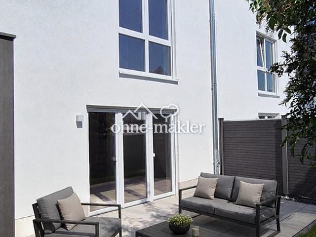 Neubau Reihenhaus mit Terrasse 140 m² Familienhaus mit sehr niedrigen Energiekosten EH 40 + PV