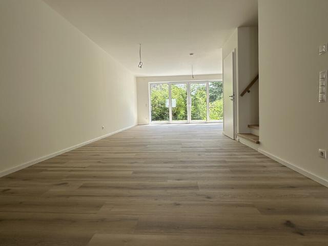NEUBAU Reihenmittelhaus mit Terrasse, Carport, Schuppen und Wallbox!