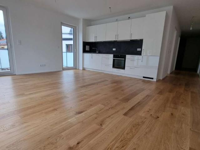 Neubau Wohnung in Dachau: 3 Zimmer mit Balkon und moderner Ausstattung
