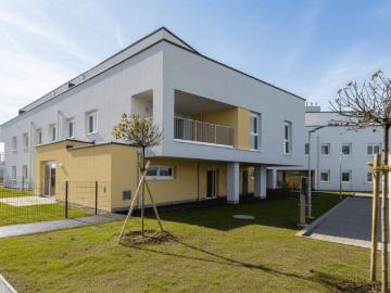 Neubau Wohnung mit Loggia in Golfplatznähe