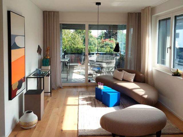 Neubau Wohnung mit zwei Balkonen und Seesicht