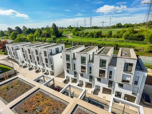 NEUBAU! Wunderschönes Reiheneckhaus im Sonnenfeldle