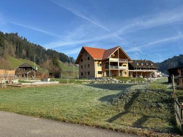 NEUBAU Trub Doppeleinfamilienhaus an ruhiger und naturnaher Lage mit eigenem Carport