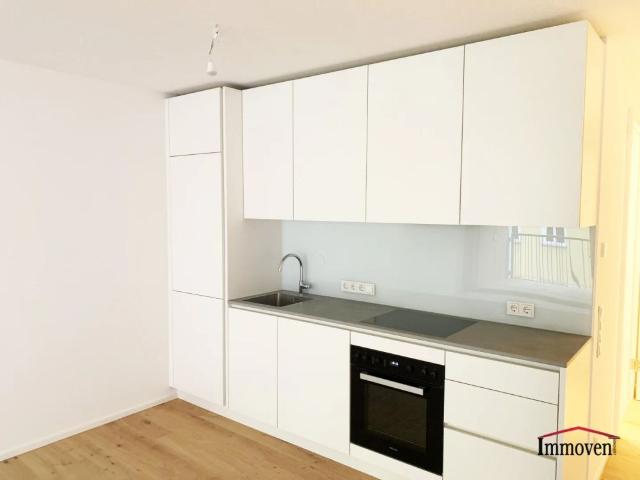 Neubau und Toplage: Straßenseitige, moderne 2 Zimmerwohnung mit Loggia! Mietbeginn 01.02.2027