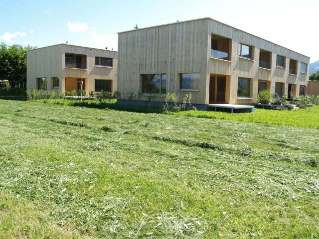 Neubau Vollholz, 5 1/2 Zimmer Wohnung in Feldkirch Gisingen und Eigenem Kellerzugang und Garten, Bezug Kurzfristig Möglich