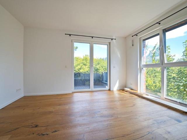 Neubau: Zwei Zimmer Wohnung mit Balkon in ruhiger Seitenstraße von Meiendorf