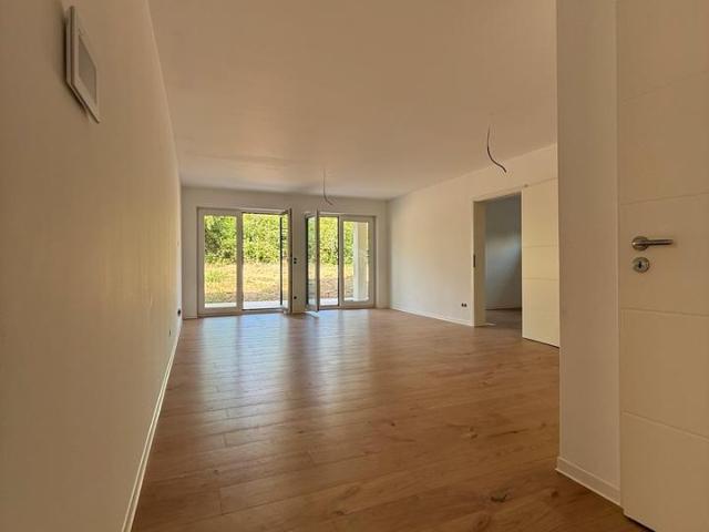Neubauhighlight 3 Zimmer Terrasse PV Anlage 2 Stellplätze