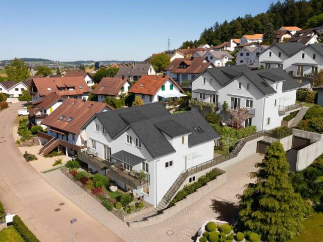 Neubauprojekt in Hüttikon Modernes Doppelhaus mit 6.5 Zimmern