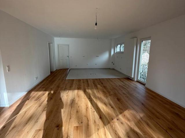 Neubaustandard! Vierzimmerwohnung in Alt Marienburg BEZUGSFREI!