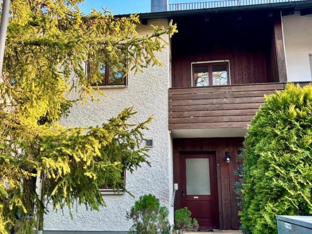 NEUBIBERG ohne Makler: DHH, BJ 1980, gr. Garten, top Lage