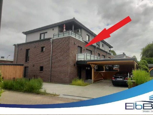 Neue Obergeschosswohnung mit groÃem Balkon