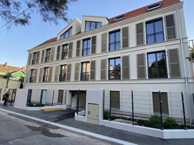 Neue DG Wohnung in Bestlage mit Blick ins Grüne nahe Bahnhof Penzing