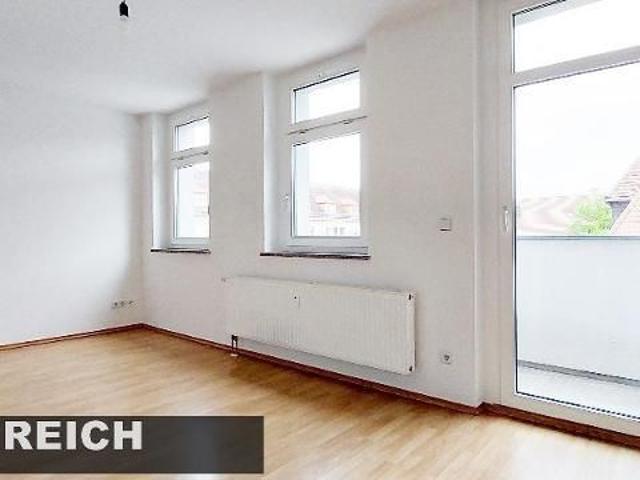 neue EBK! 1 Zimmer Wohnung mit Balkon im Zentrum sucht Sie!