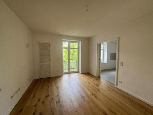 NEUE EBK mögl. * im 3. OG / moderne Ausstattung u.v.m. !