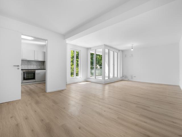 NEUE FOTOS nach RENOVIERUNG: 1 Min. RHEINUFER, 2 Min. CARLSPLATZ, 3. Min. ALTSTADT, 5. Min. zur KÖ!
