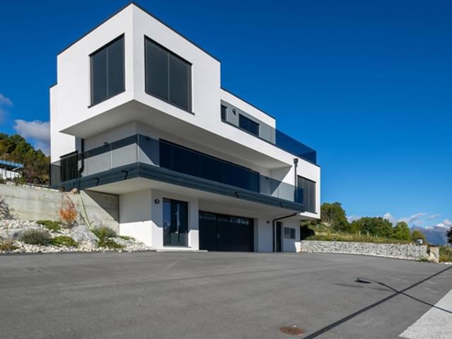 Neue freistehende Villa