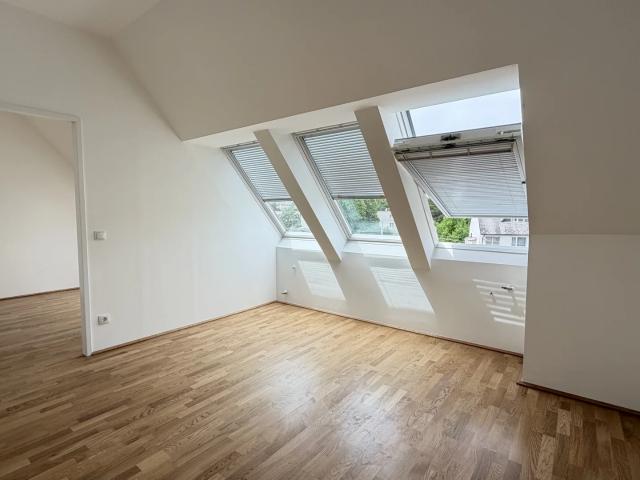 NEUE, helle und freundliche 2 Zimmer Wohnung | ZELLMANN IMMOBILIEN