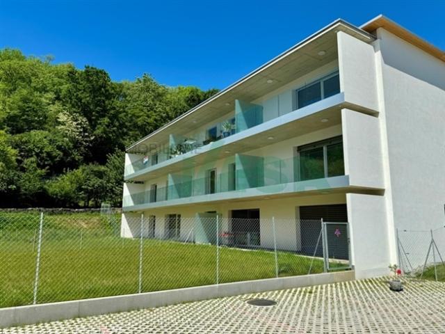Neue und helle 3,5 Zimmer Wohnung mit sehr grossem Privatgarten
