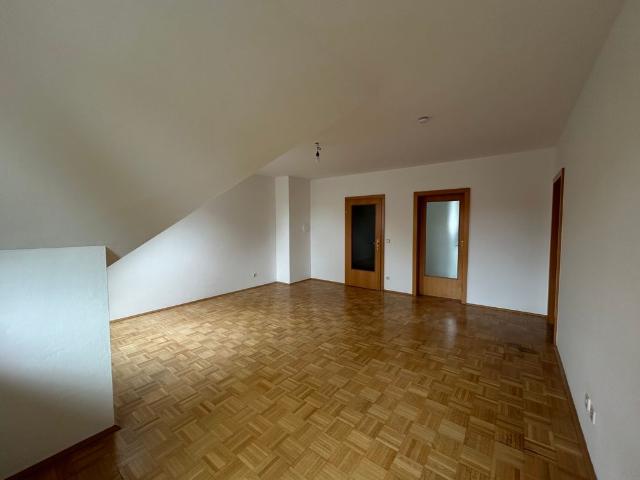 NEUE KÜCHE Tolle 4 Zimmerwohnung mit Balkon in AKTION