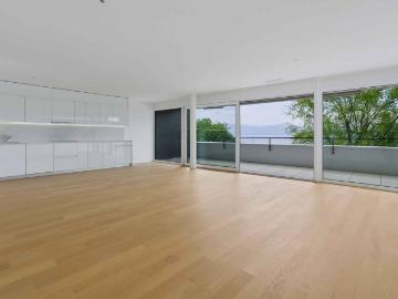 Neue Luxuswohnung – 4,5 Zimmer in einer Ecke mit einem Balkon von 76 m² – Seeblick