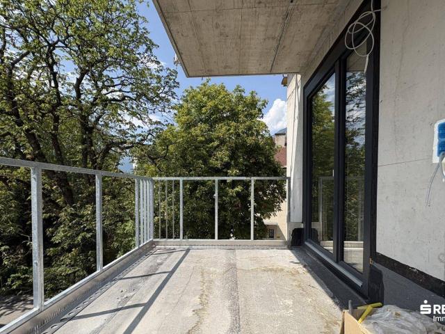 Neue Penthousewohnung mit möglichem Kaminanschluss Hall