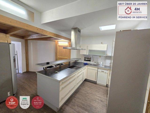 NEUE PREIS ! Charmante 4 Zimmer Wohnung auf 105m² mit separater Küche und eigenem Hof in top Lage 1110 Wien