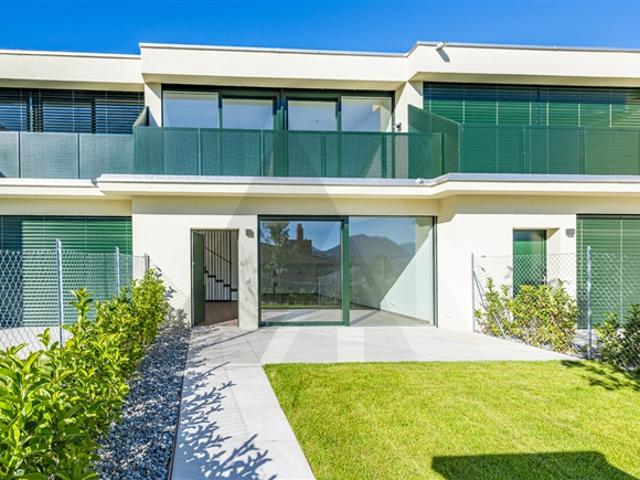 NEUE REIHENHAUSVILLA EINE OASE DES STILS UND DES WOHLBEFINDENS
