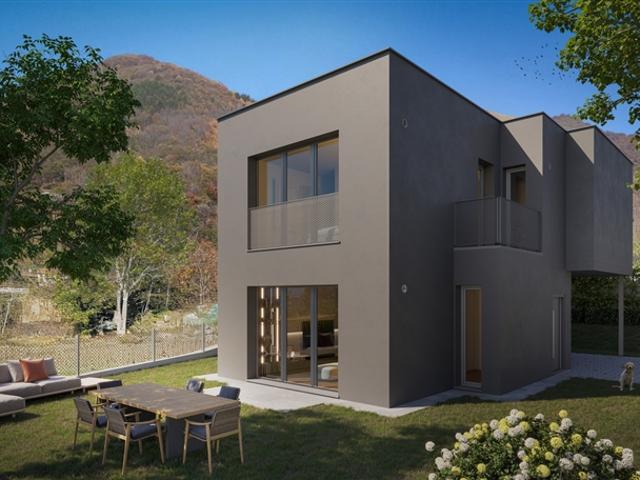 NEUE VILLA IM BAU IN DER NATUR