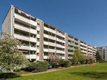 Neue Wohnung, neues Glück! Sanierte 4 Raumwohnung mit Balkon!