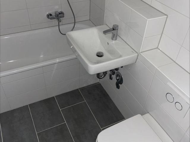 Neue Wohnung, neues Glück! Zentrale 4 Zimmer Wohnung mit Balkon