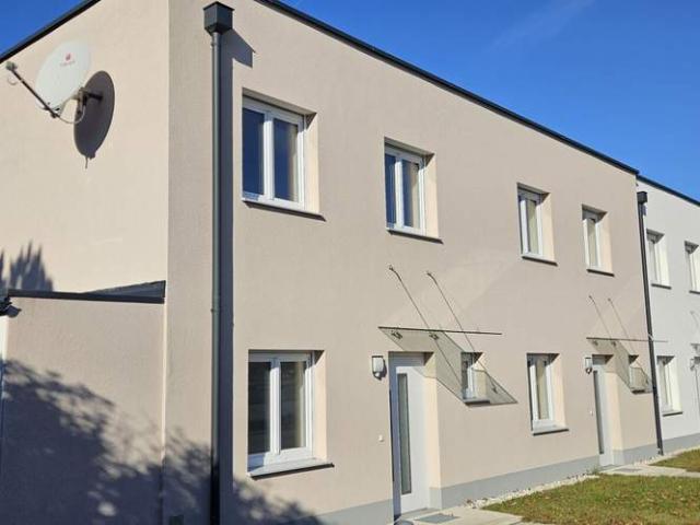 Neue Wohnhausanlage mit 7 Reihen und 4 frei stehenden Wohnhäusern in Ybbs an der Donau