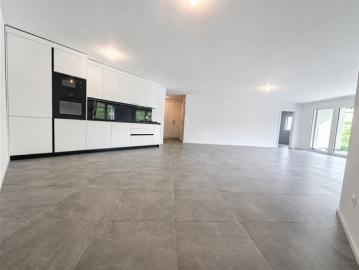 Neue 2,5 Zimmer Wohnung im ersten Stock in Farvagny