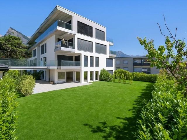 Neues 2,5 Zimmer Apartment mit wunderschönen Aussenanlagen