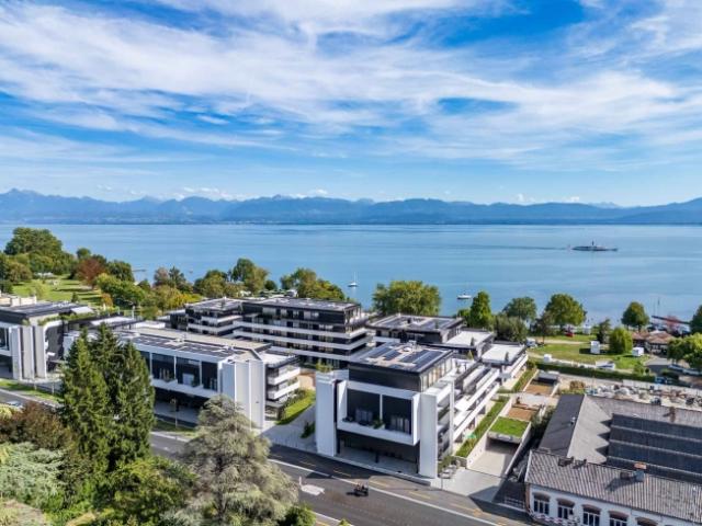 Neue 2,5 Zimmer Wohnung mit Terrasse und Garten