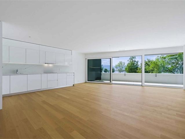 Neue 3,5 Zimmer Wohnung mit zwei Balkonen – Blick auf den Genfersee