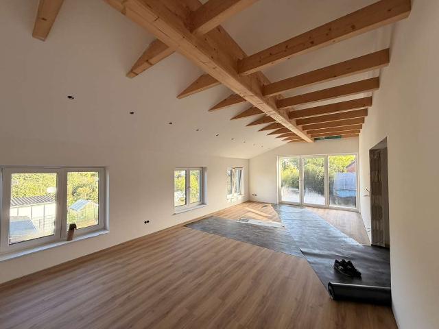 Neue 3 Zimmer Obergeschosswohnung in Schmarl Dorf mit sichtbaren Dachbalken & Warnowblick