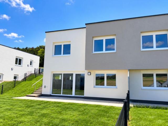 Neue 4 Zimmer Reihenhäuser in Erhöhter Lage. Provisionsfrei!