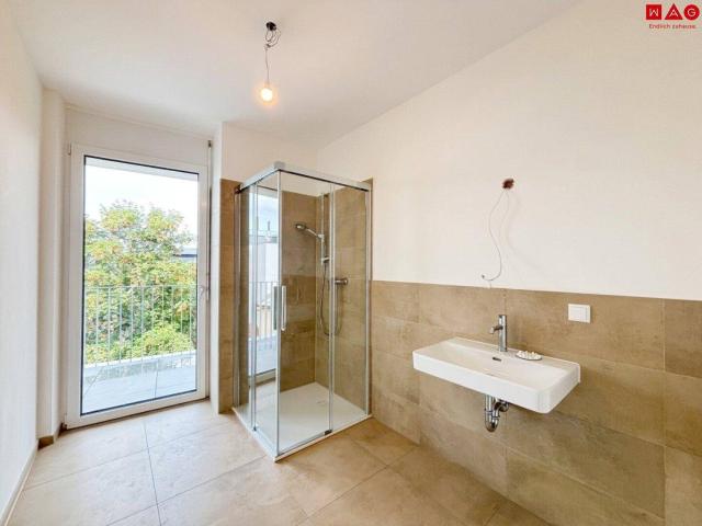 Neue 4 Zimmer Wohnung mit Tageslichtbad!