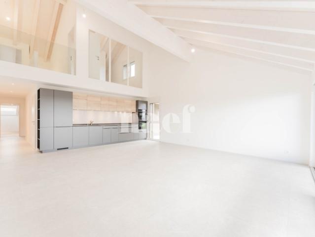 Neue 5,5 Zimmer Doppelhauswohnung mit großem Balkon zum Verkauf in Prévonloup