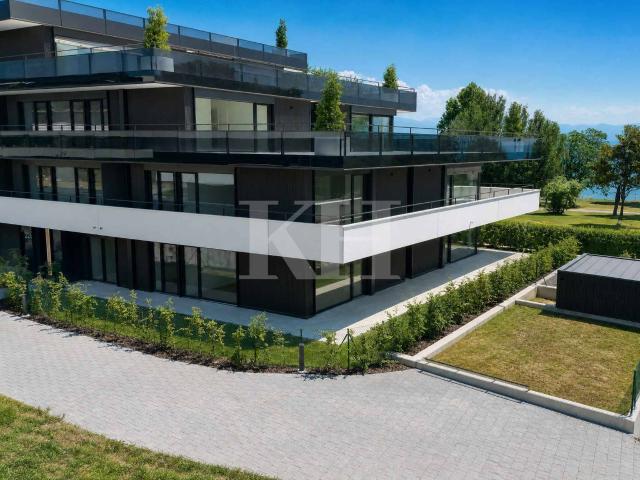 Neue 5,5 Zimmer Wohnung mit prächtiger Ausstattung im Erdgeschoss