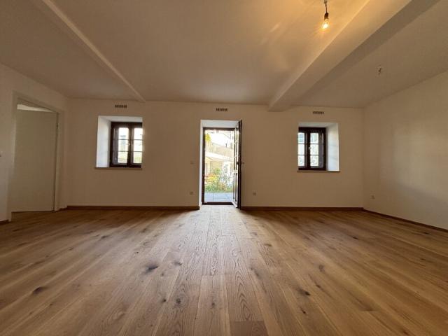 Neue 63 m² 2 Zi. Gartenwohnung mit Altbau Charme! Sofort zu beziehen!